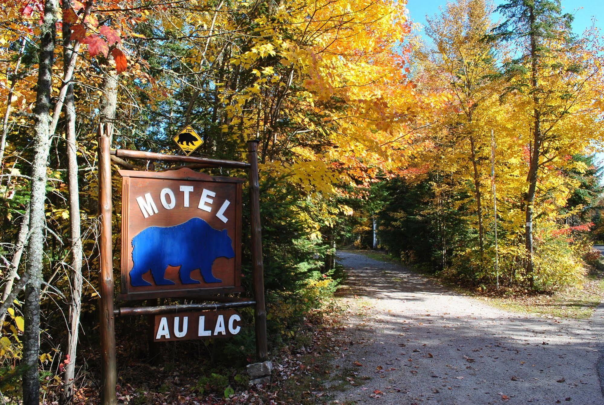 Motel Ours Bleu Lac-Saguay Bagian luar foto