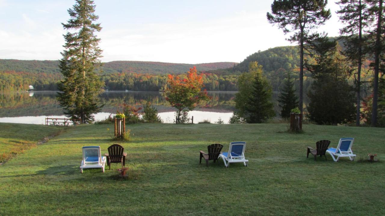 Motel Ours Bleu Lac-Saguay Bagian luar foto